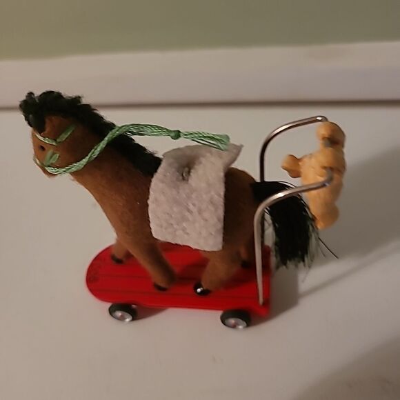 2006 Hallmark Keepsake Ornament - Picture 3 of 7